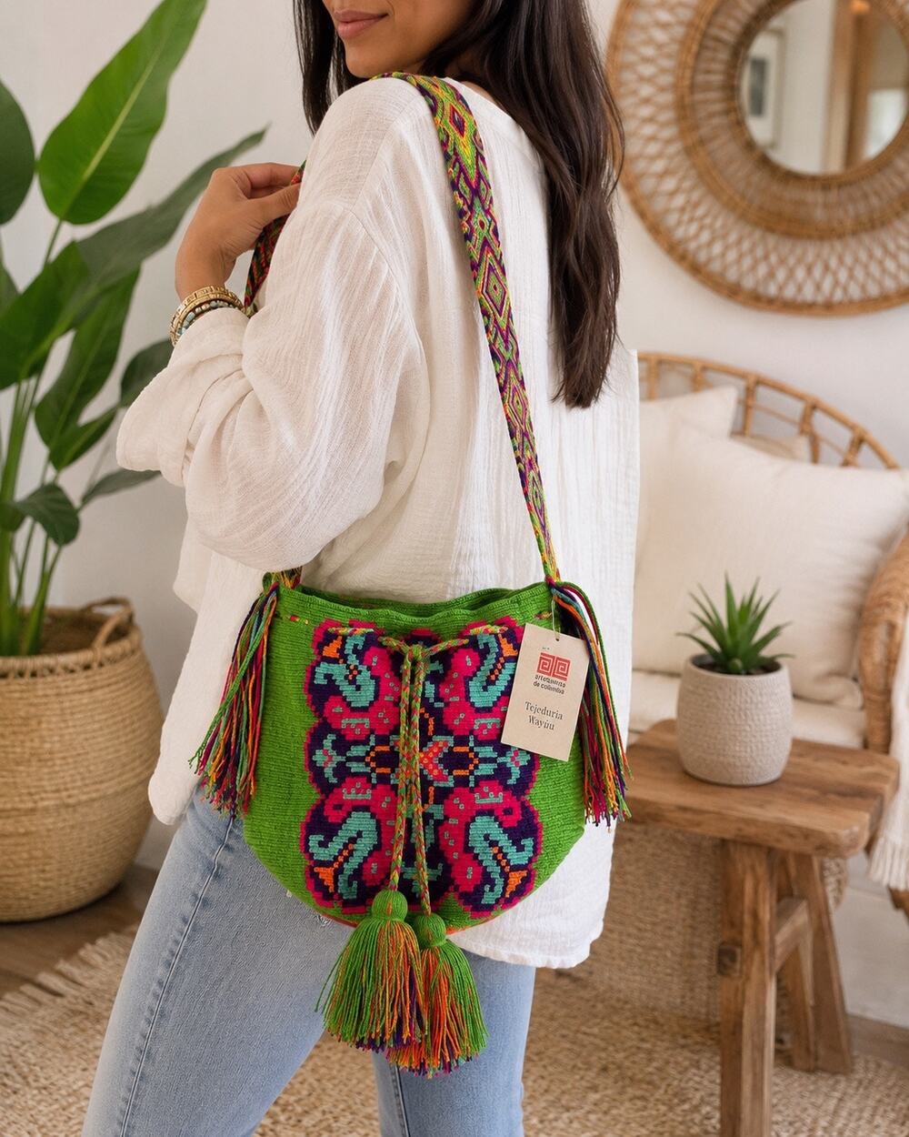 Handmade Wayuu Mochila Bag Colombia Artesanías Tejeduría Green Tassel Purse NWT